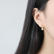 Load image into Gallery viewer, NORA 18K GOLD VERMEIL PEARL EARRINGS
