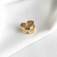 Load image into Gallery viewer, EDITH 18K GOLD VERMEIL RING
